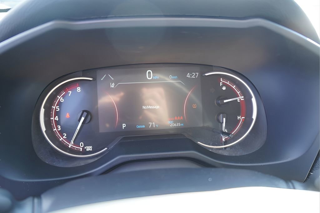 Used 2025 Toyota RAV4 LE AWD/4WD image 17