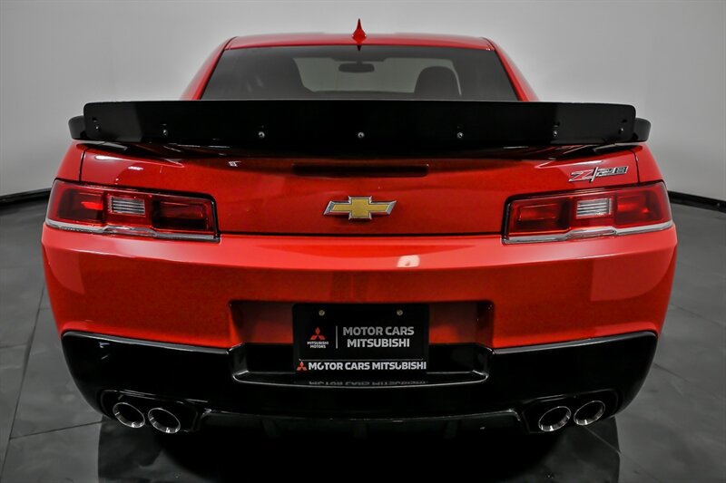 Used 2015 Chevrolet Camaro Z/28 RWD image 9