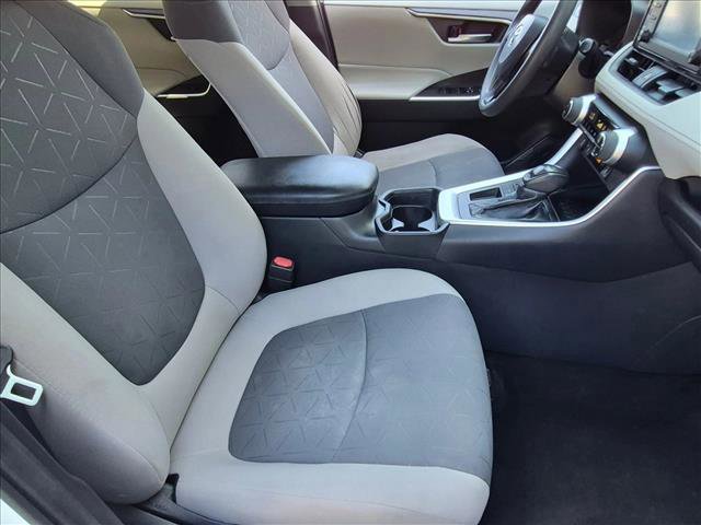Used 2019 Toyota RAV4 XLE w/ Convenience Package FWD image 18