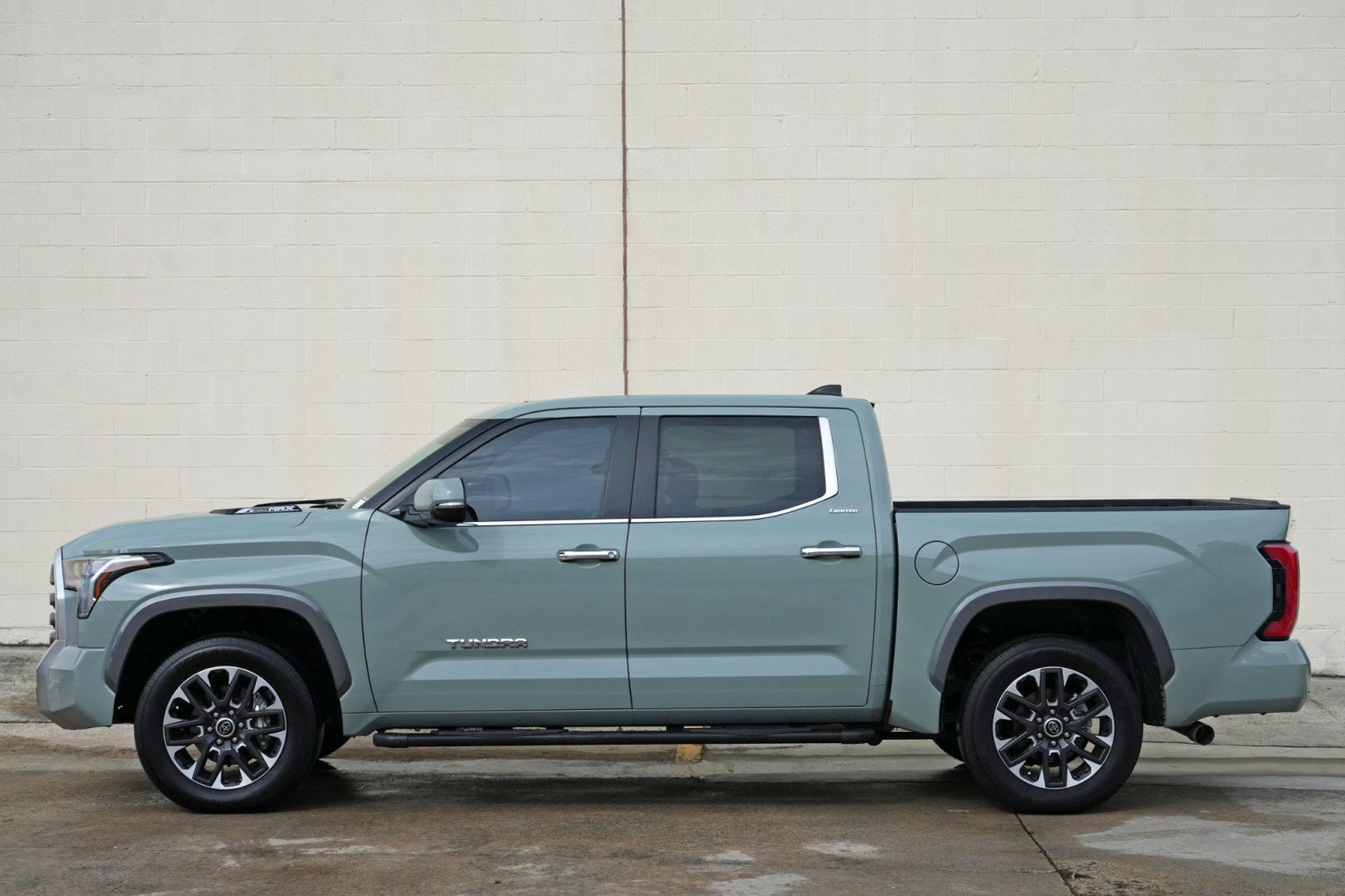 Used 2024 Toyota Tundra Limited AWD/4WD image 52