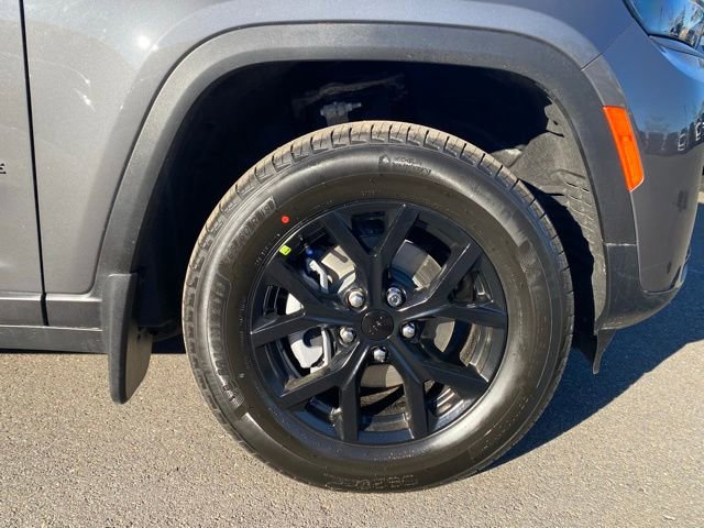 New 2026 Jeep Grand Cherokee Altitude image 19
