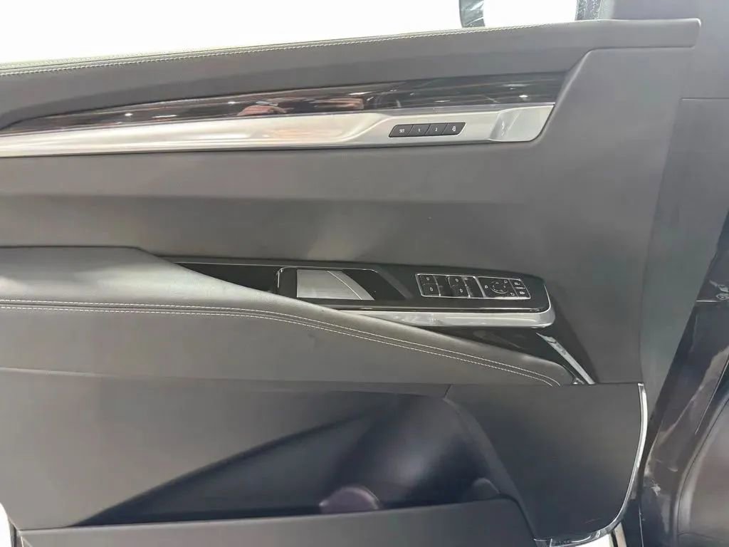 Used 2025 Cadillac Escalade Premium Luxury w/ Touring Package image 9