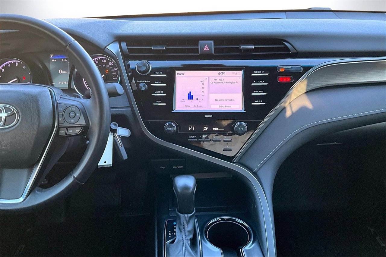 Used 2020 Toyota Camry SE image 12
