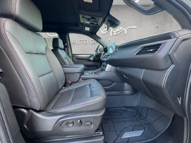Used 2024 Chevrolet Suburban RST w/ Luxury Package AWD/4WD image 30