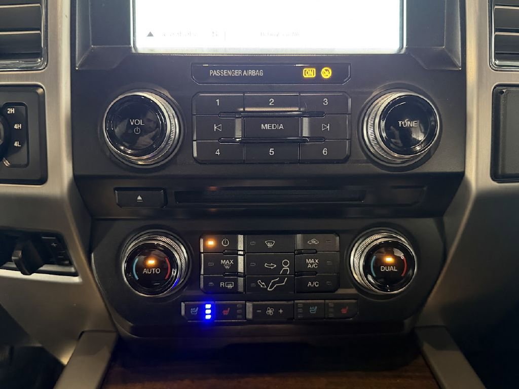 Used 2017 Ford F350 Platinum w/ FX4 4x4 Off Road Package image 24