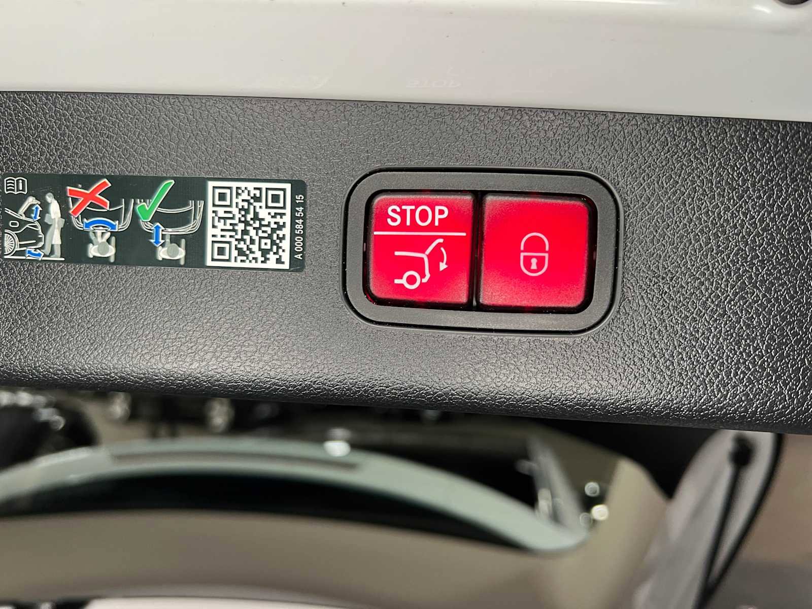 Used 2024 Mercedes-Benz E 450 4MATIC All-Terrain Wagon image 17