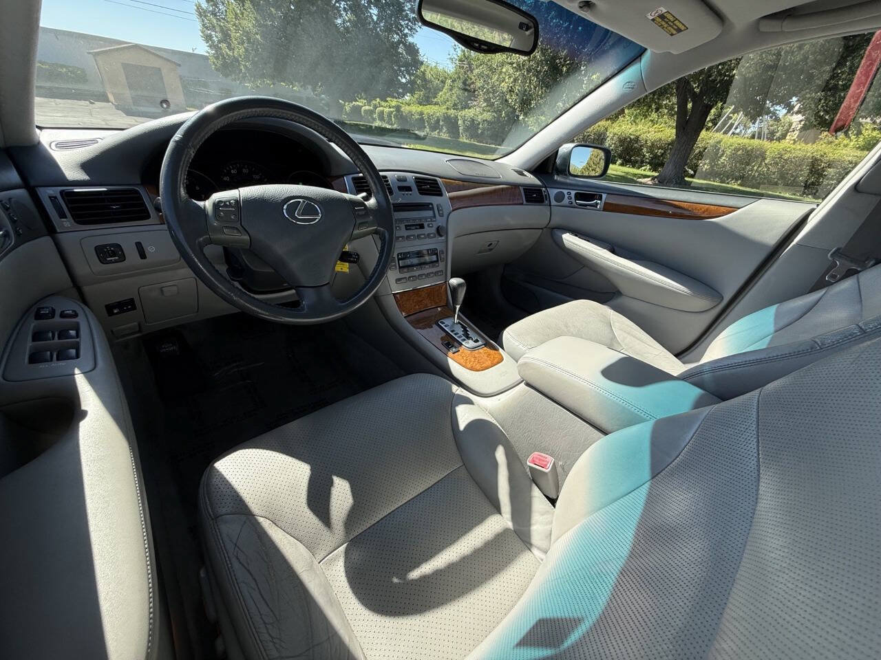Used 2005 Lexus ES 330 FWD image 9