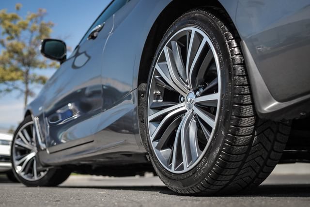Used 2017 INFINITI Q60 3.0t w/ Premium Plus Package 3.0T AWD/4WD image 18