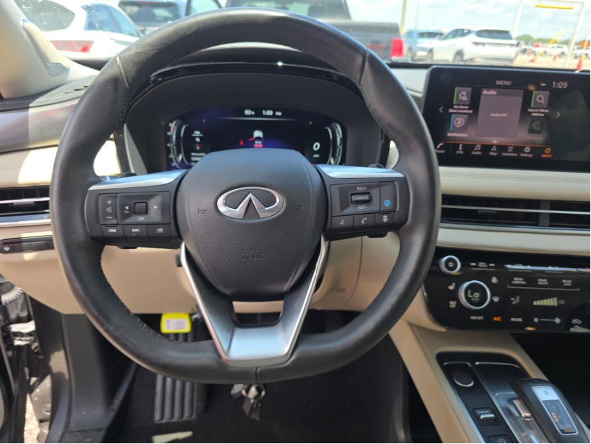 Used 2024 INFINITI QX60 Luxe w/ Performance Audio Package FWD image 16