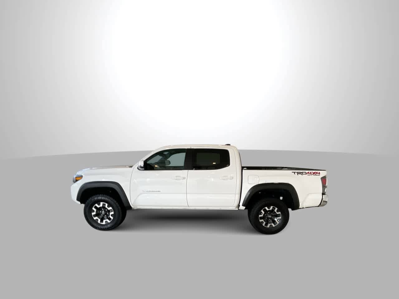 Certified 2023 Toyota Tacoma TRD Off-Road AWD/4WD image 5