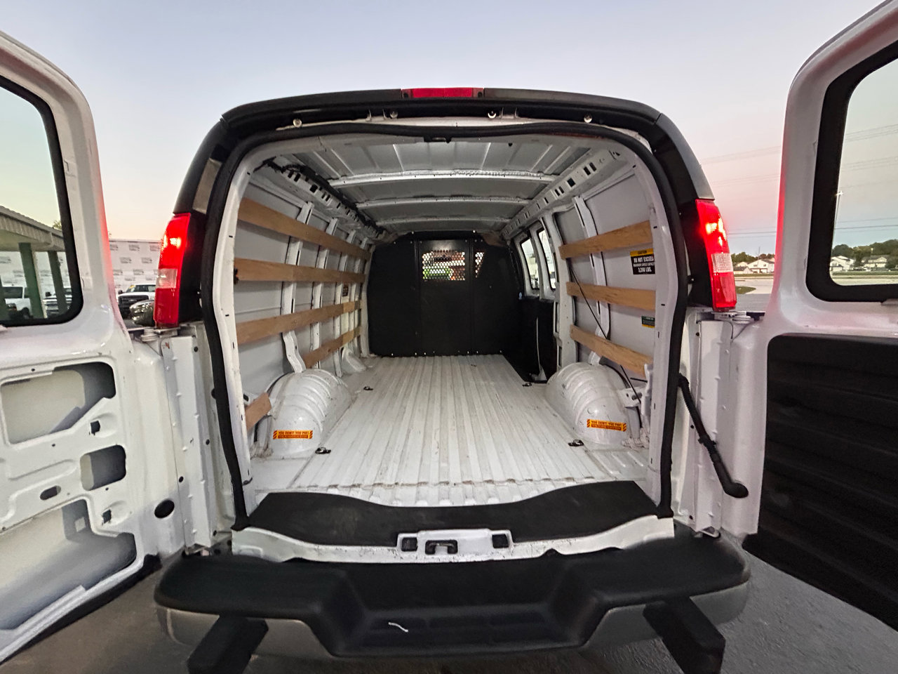 Used 2022 GMC Savana 2500 w/ Driver Convenience Package image 12