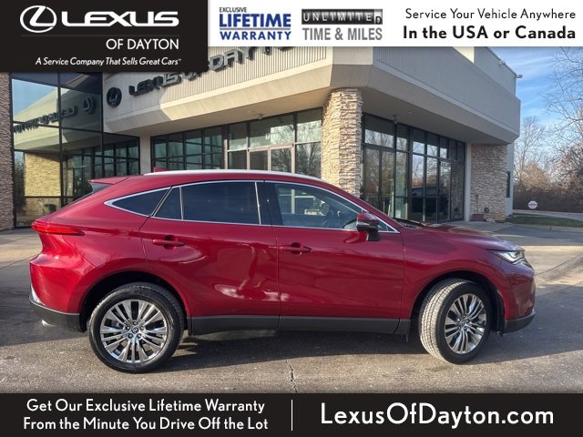 Used 2023 Toyota Venza XLE video 2