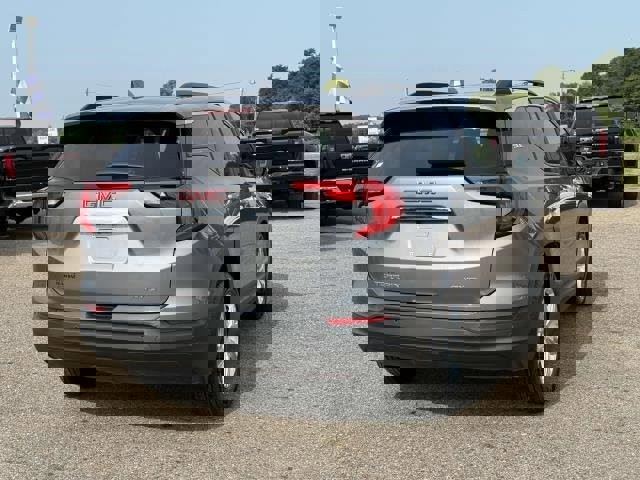 Used 2021 GMC Terrain SLE w/ Driver Convenience Package image 5