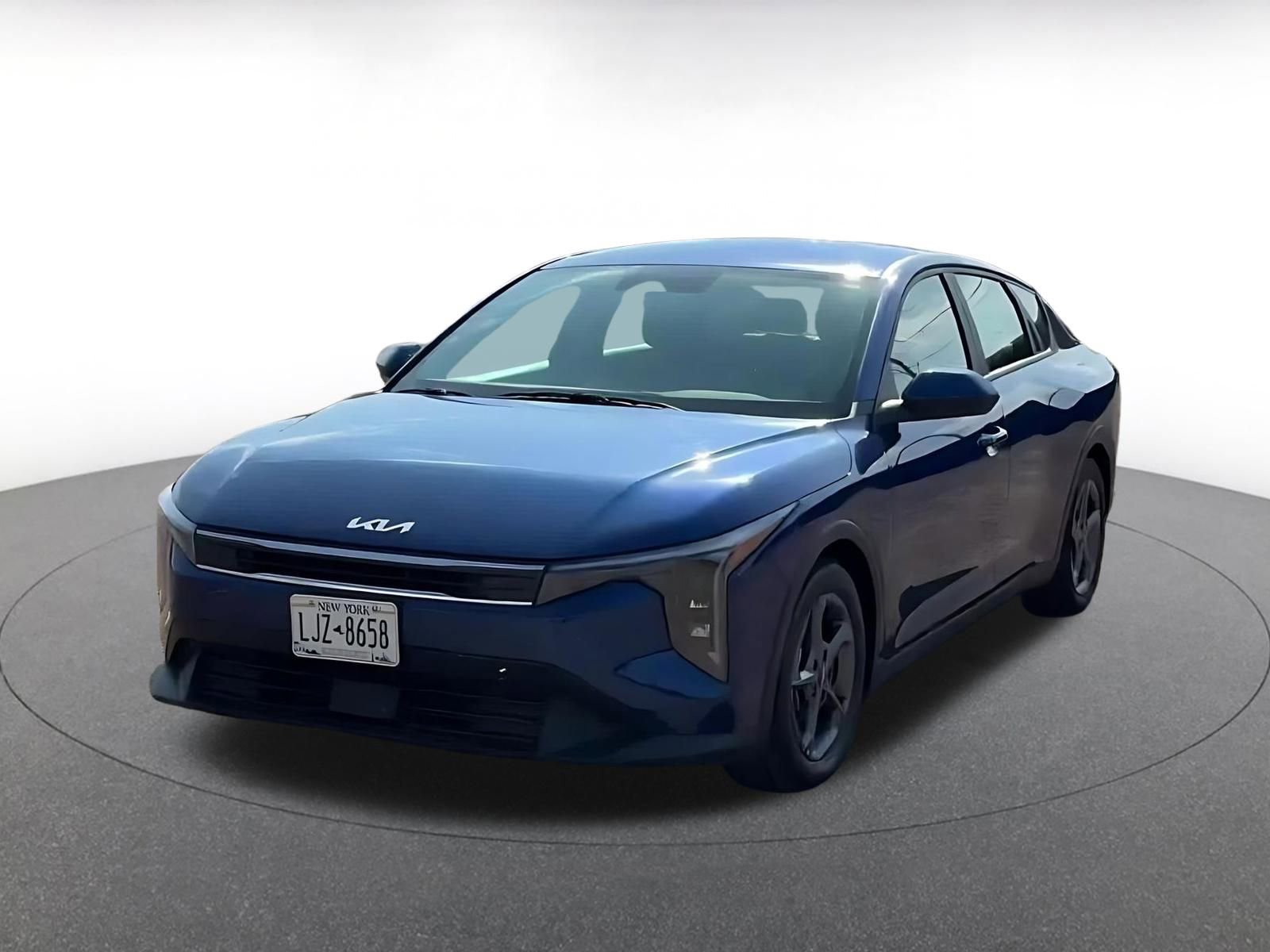 Used 2025 Kia K4 LXS image 7