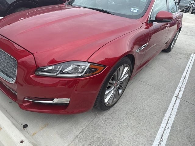 Used 2016 Jaguar XJ L Supercharged RWD image 3