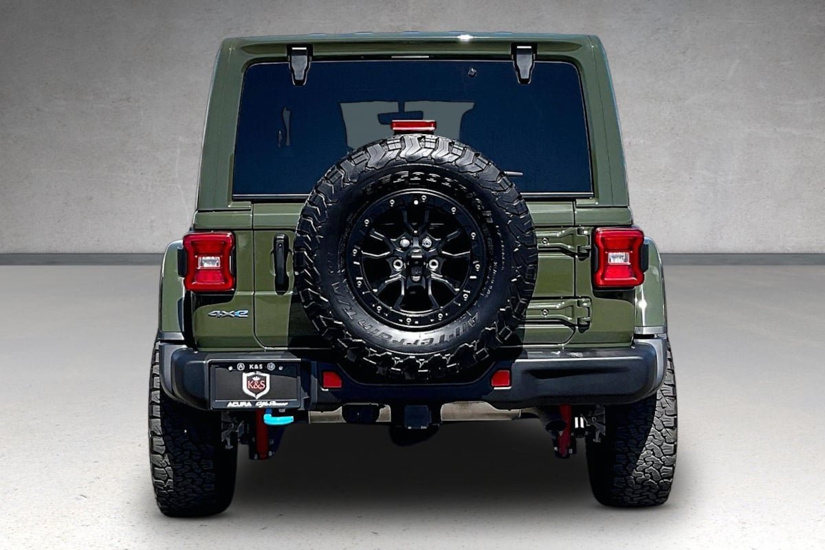 Used 2023 Jeep Wrangler Unlimited Rubicon 4xe AWD/4WD image 4