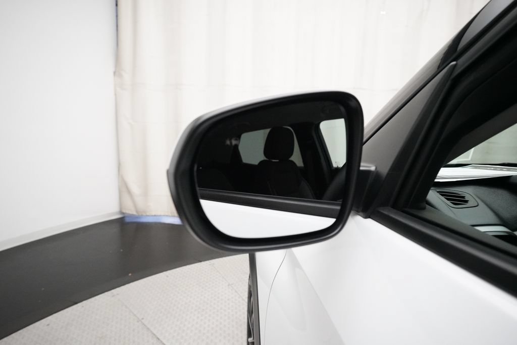 Used 2025 Chevrolet TrailBlazer LT w/ LT Cold Weather Package AWD/4WD image 24