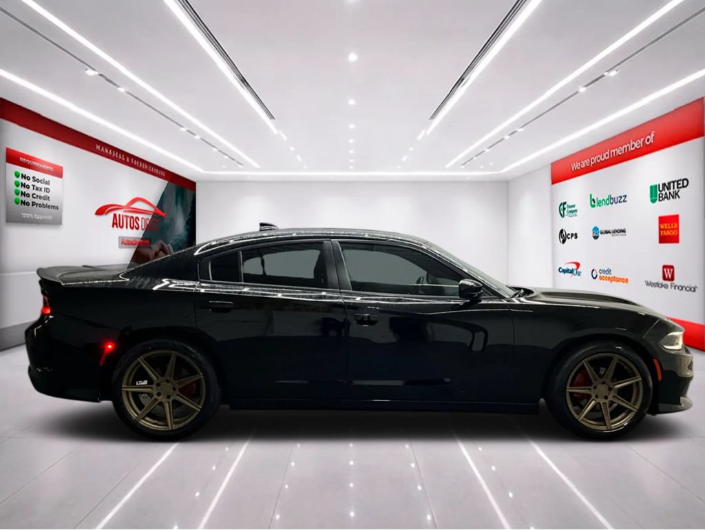 Used 2023 Dodge Charger SXT w/ Blacktop Package RWD image 8