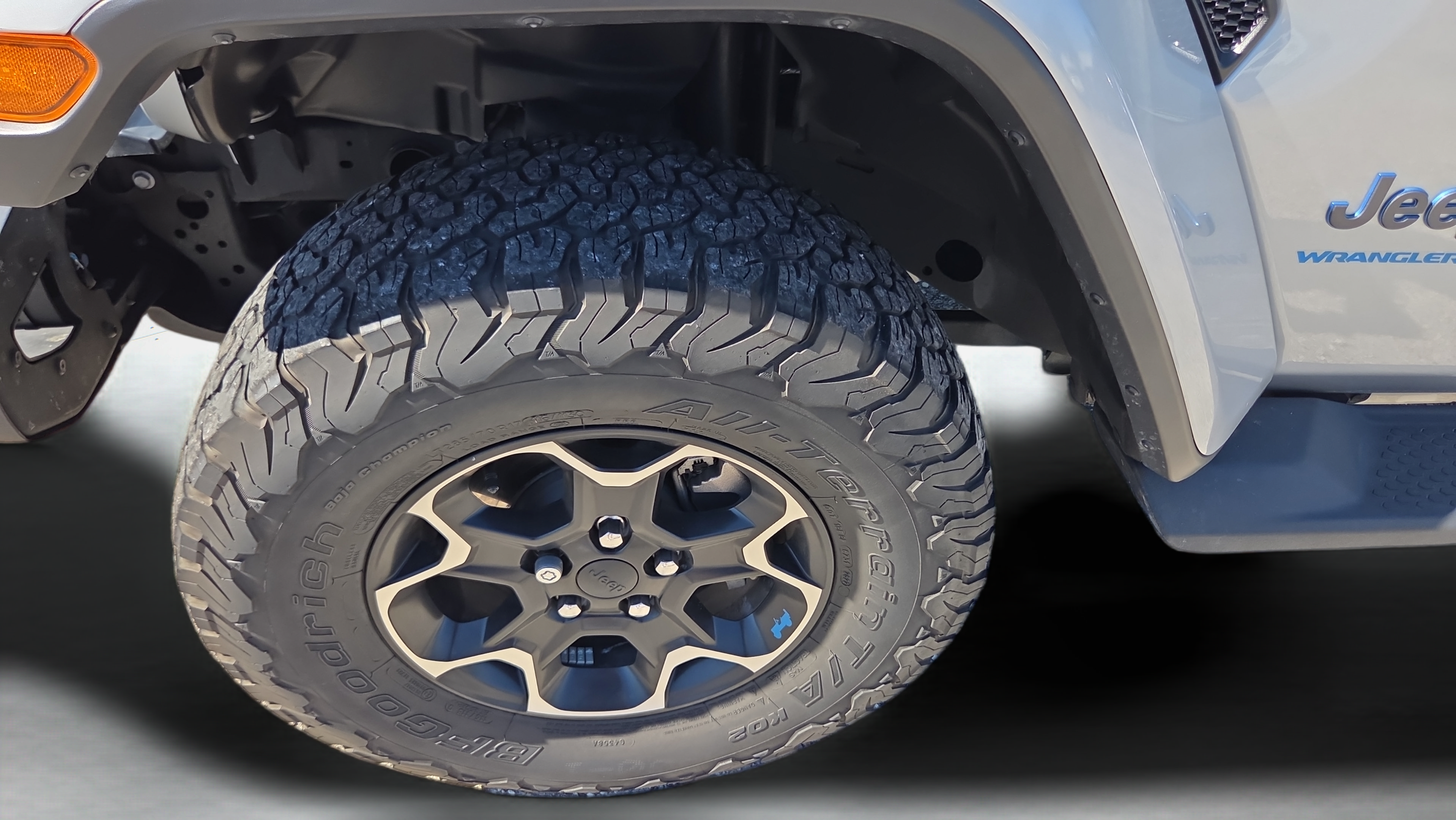 Used 2023 Jeep Wrangler Unlimited Rubicon 4xe w/ Steel Bumper Group AWD/4WD image 30