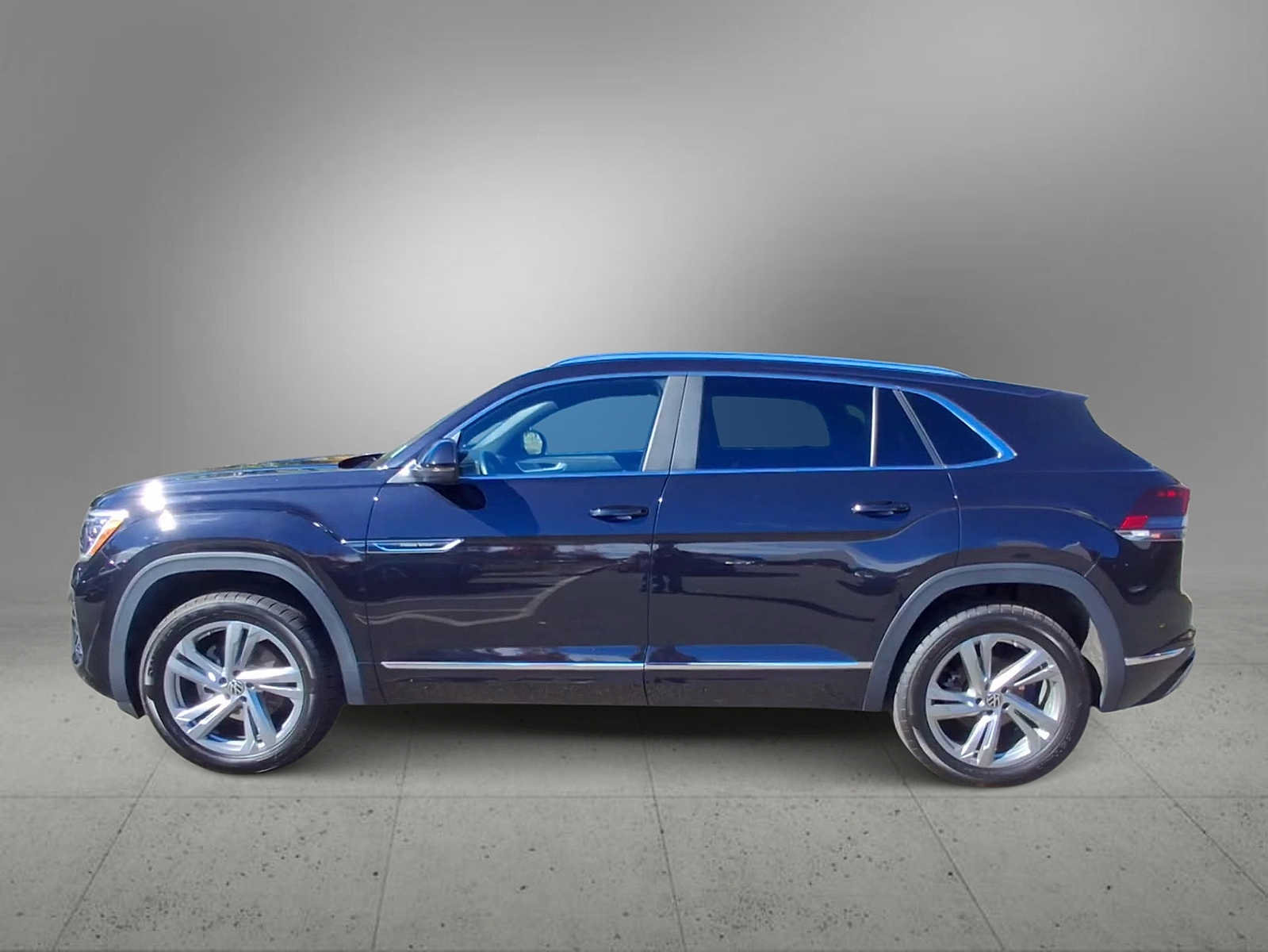 Used 2024 Volkswagen Atlas Cross Sport SEL R-Line AWD/4WD image 5