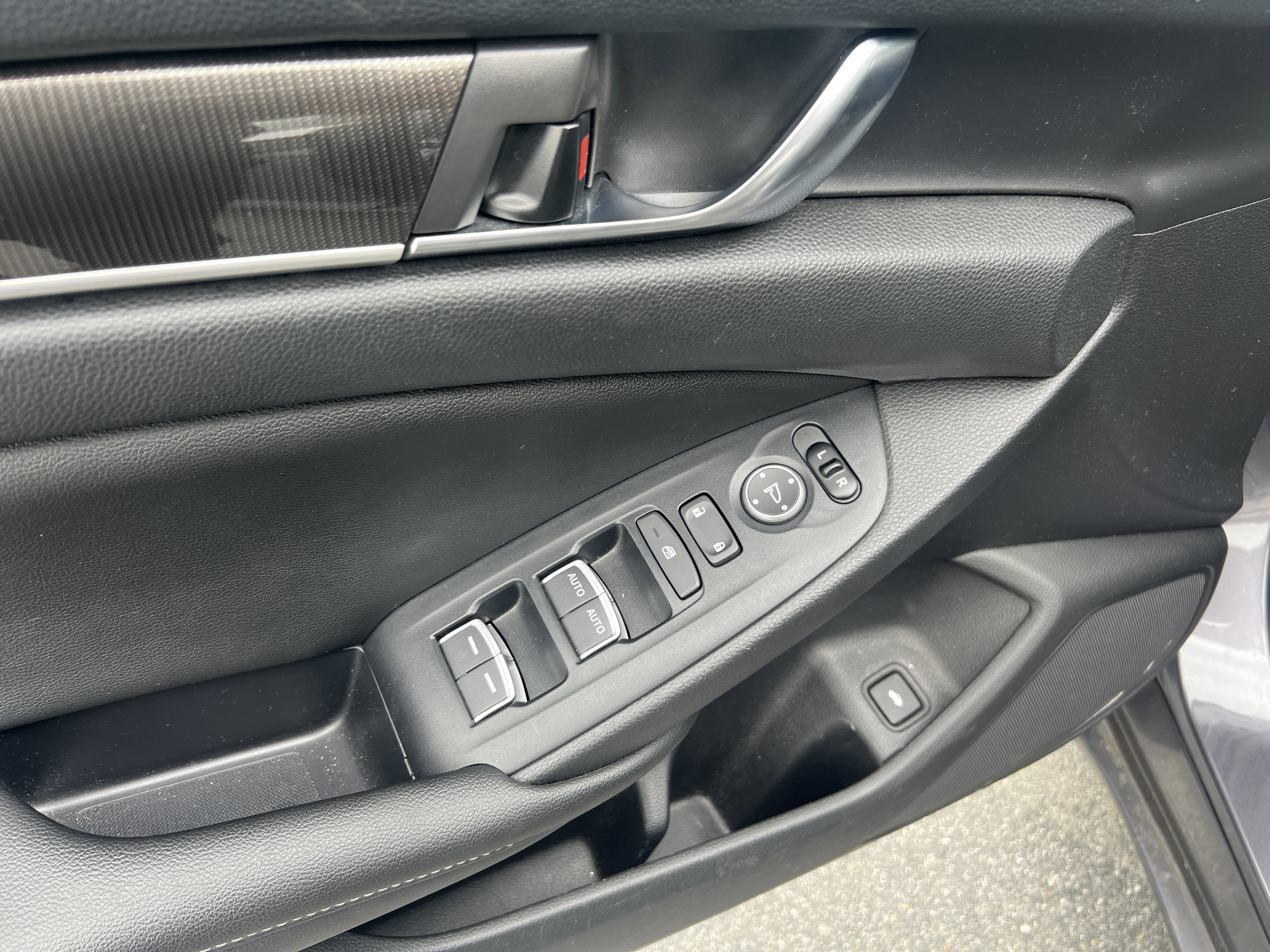 Used 2019 Honda Accord Sport image 16