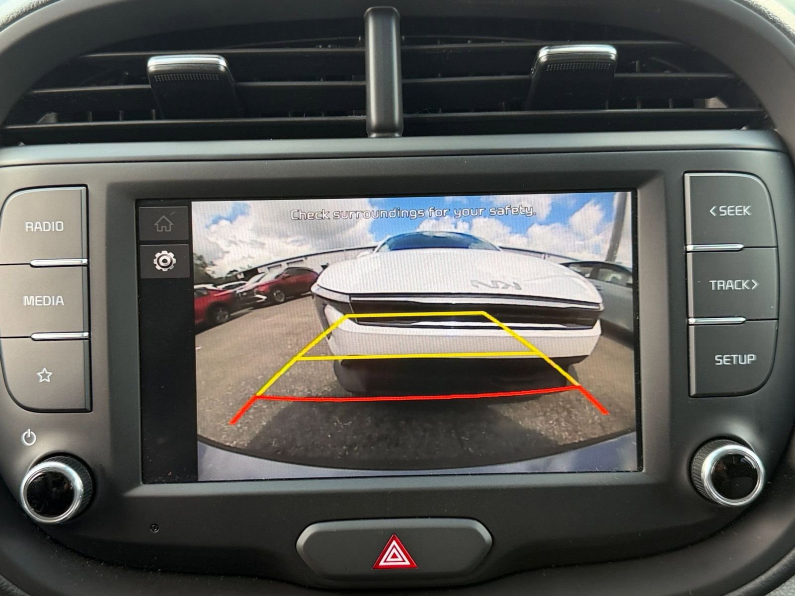 Used 2025 Kia Soul LX w/ LX Technology Package FWD image 22