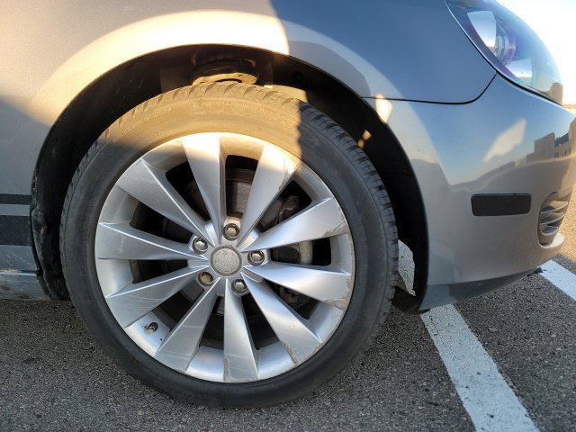 Used 2012 Volkswagen Golf 2-Door FWD image 13