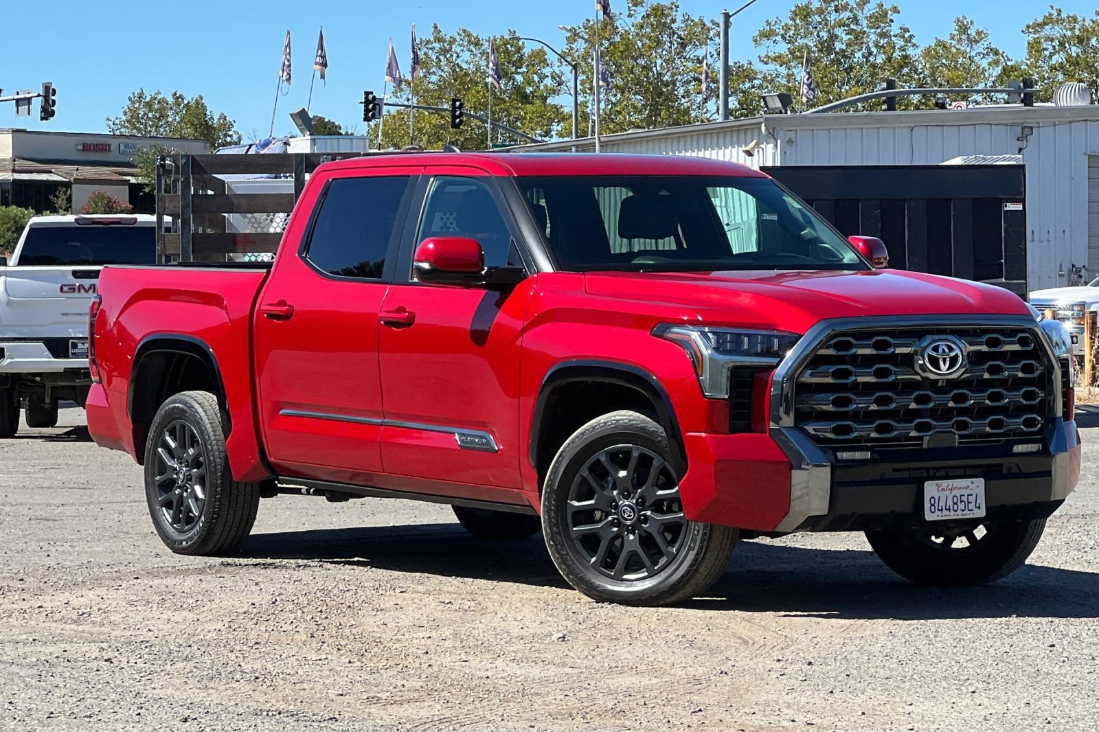 Used 2025 Toyota Tundra Platinum AWD/4WD image 2