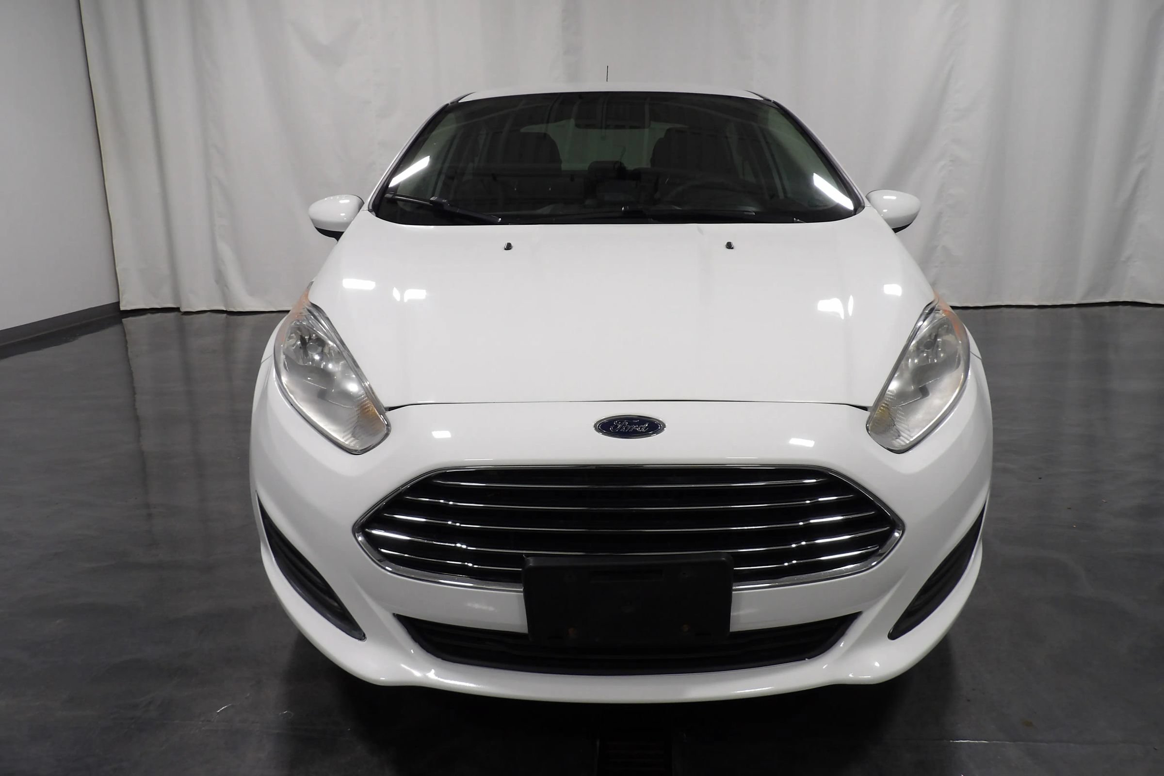 Used 2019 Ford Fiesta SE FWD image 2
