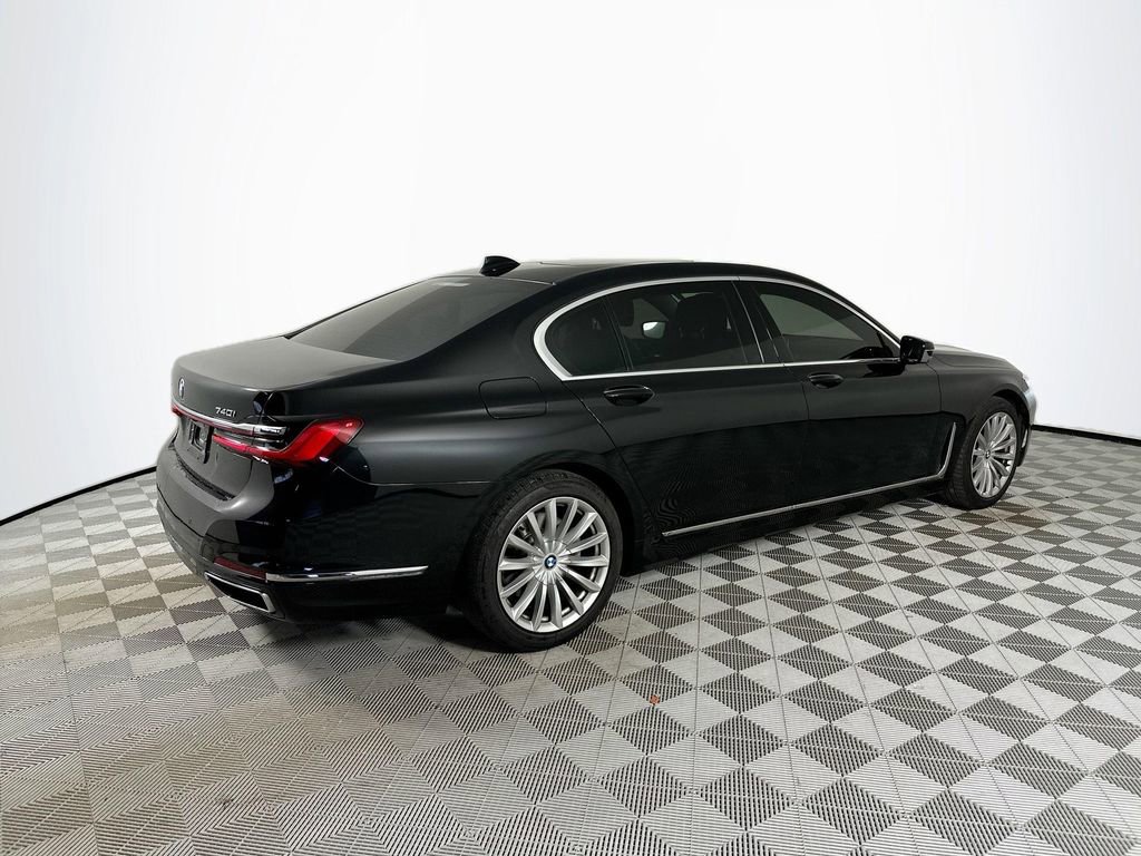 Used 2021 BMW 740i xDrive w/ Premium Package AWD/4WD image 7