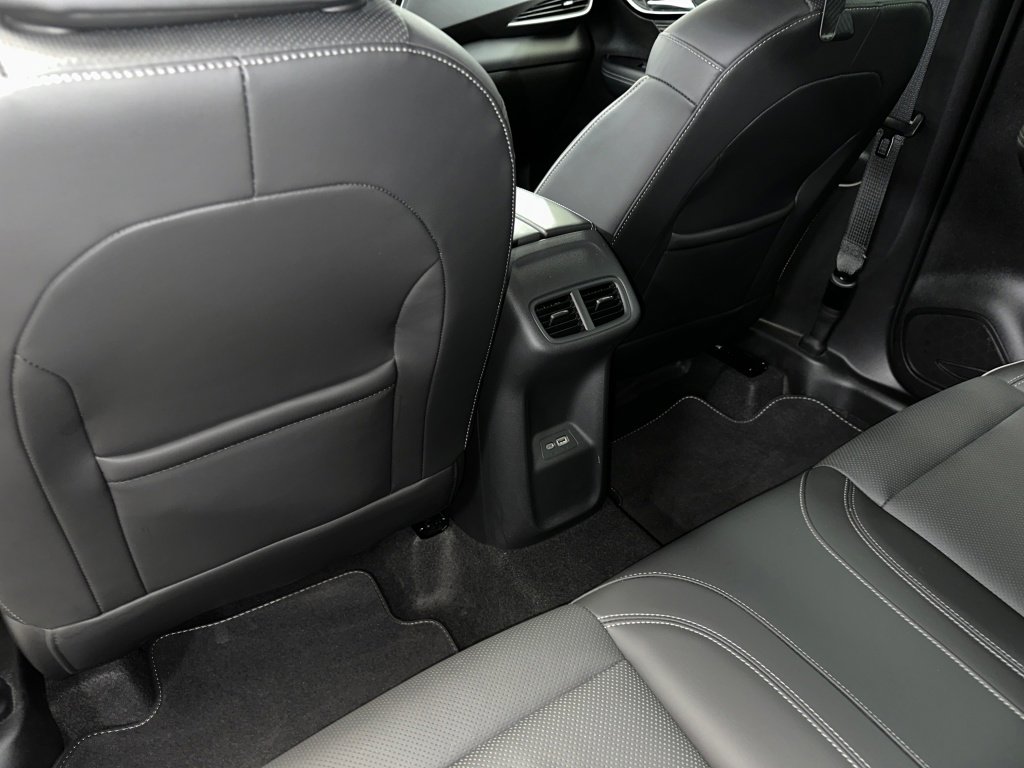 Certified 2023 Buick Envision Essence image 20