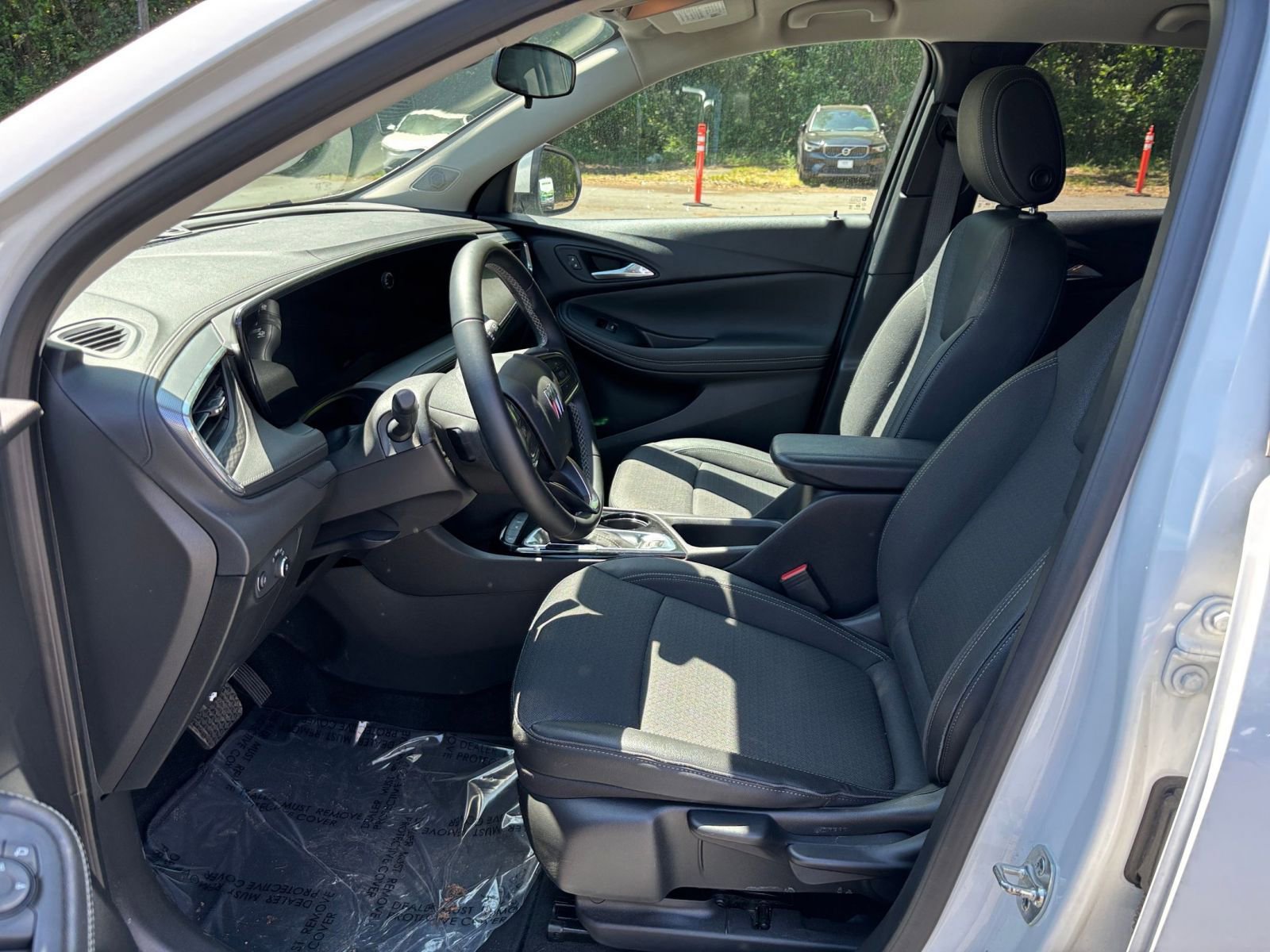 Used 2025 Buick Encore GX Preferred FWD image 25