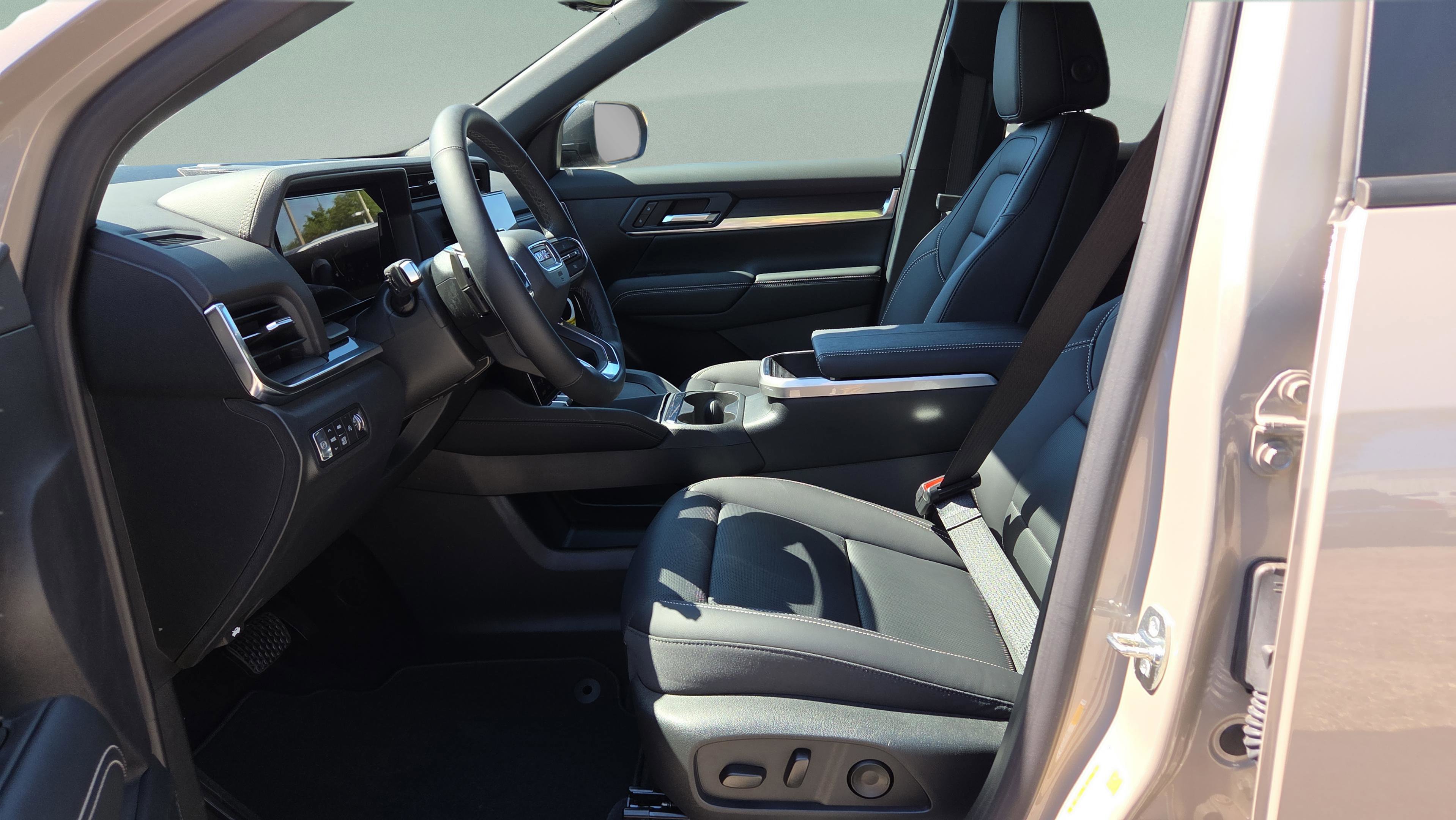 New 2026 GMC Terrain Elevation w/ Elevation Premium Package AWD/4WD image 9