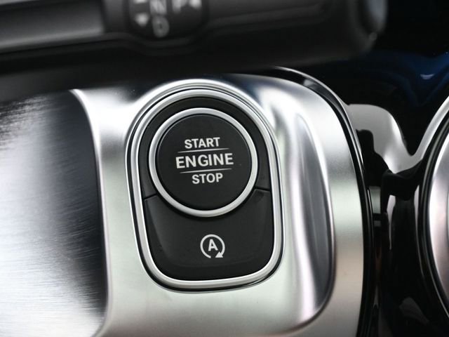 New 2025 Mercedes-Benz GLB 250 image 7