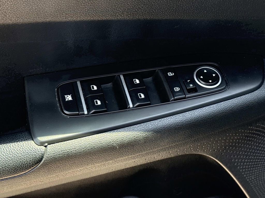 Used 2024 Kia Forte LXS FWD image 17