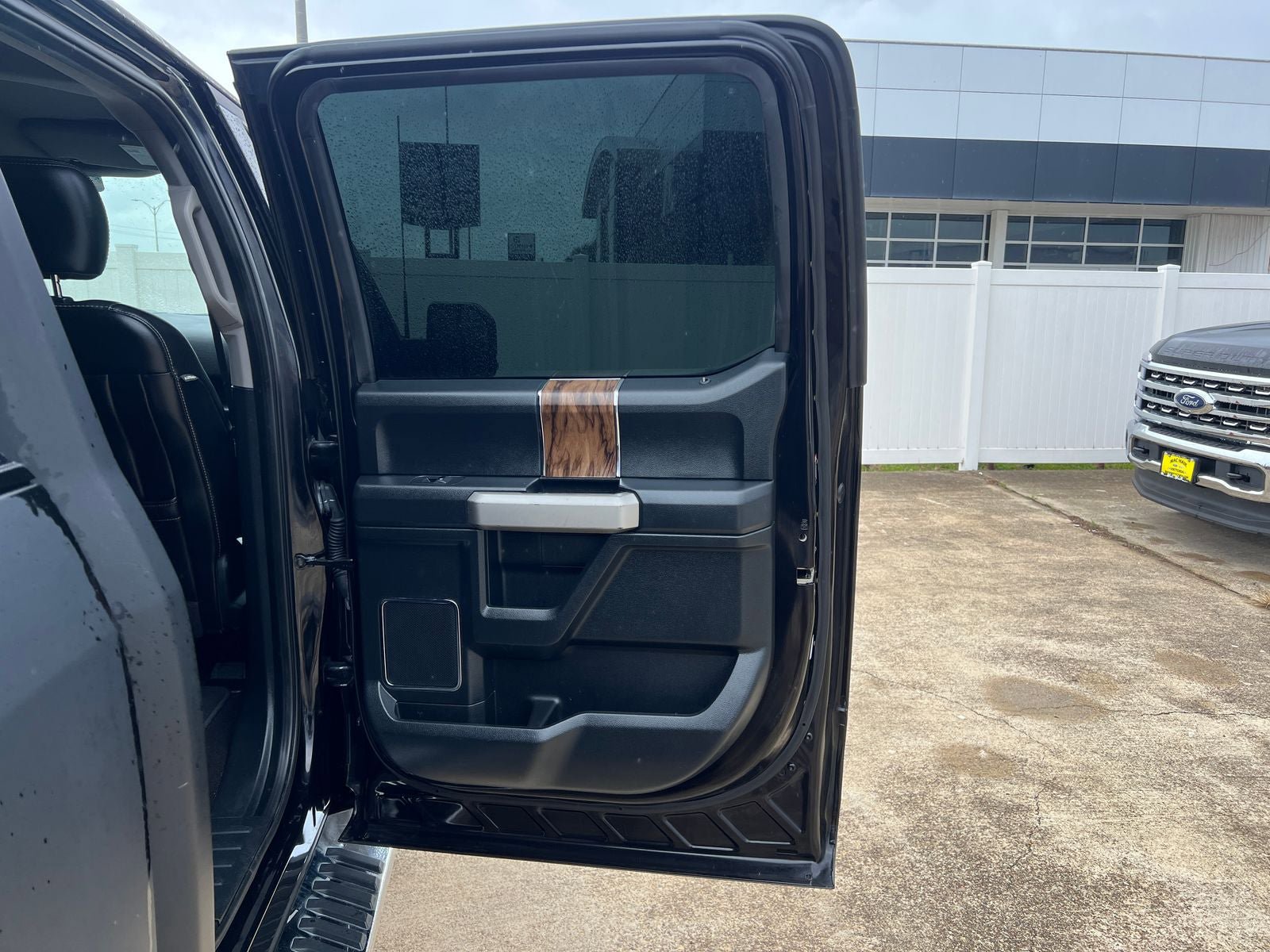Used 2020 Ford F150 Lariat RWD image 12