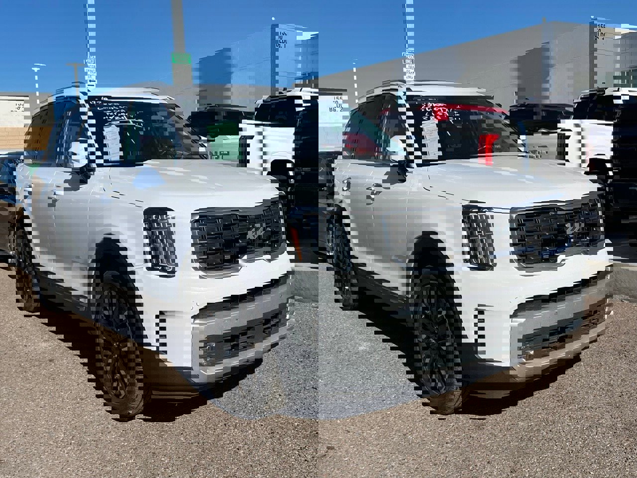 Used 2024 Kia Telluride SX Prestige w/ Towing Package image 2