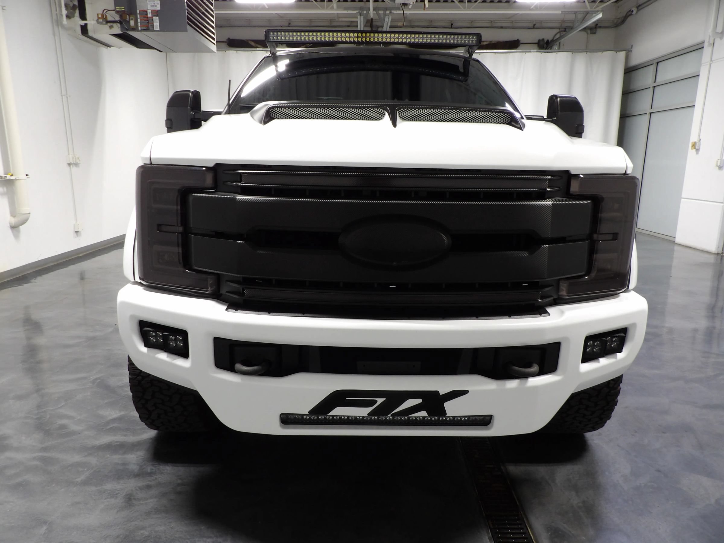 Used 2019 Ford F250 Lariat w/ Lariat Ultimate Package AWD/4WD image 3
