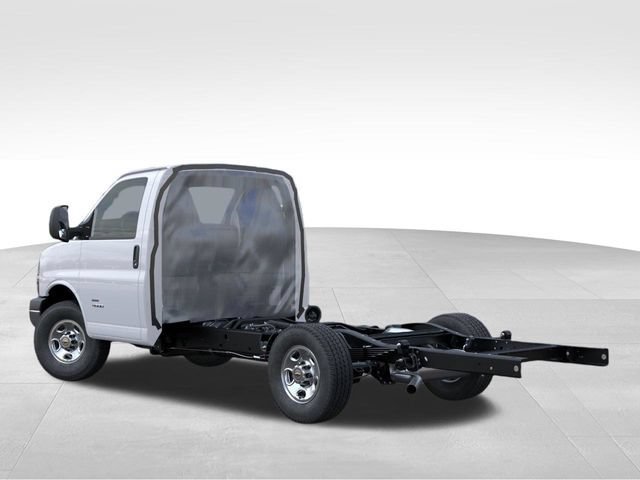 New 2026 Chevrolet Express 3500 w/ Power Convenience Package RWD image 3