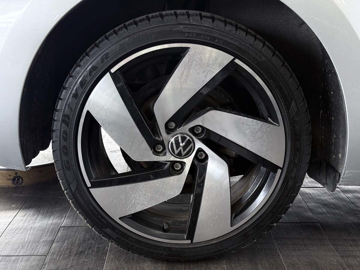 Used 2015 Volkswagen Beetle 1.8T FWD image 25