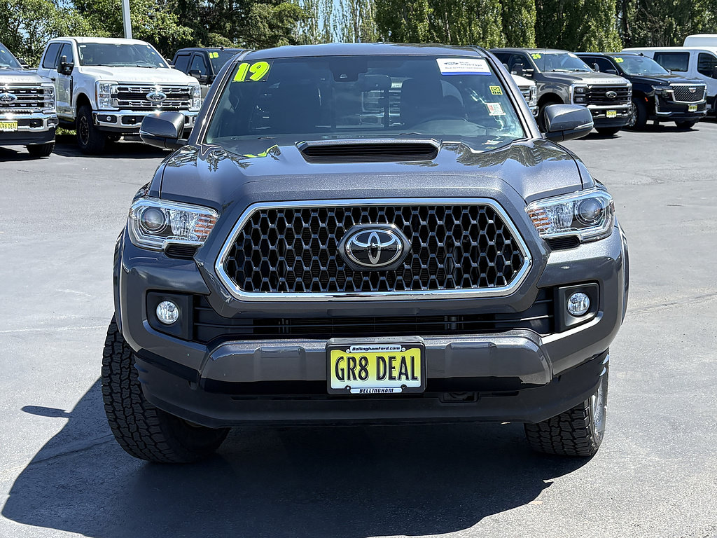 Used 2019 Toyota Tacoma TRD Sport AWD/4WD image 3
