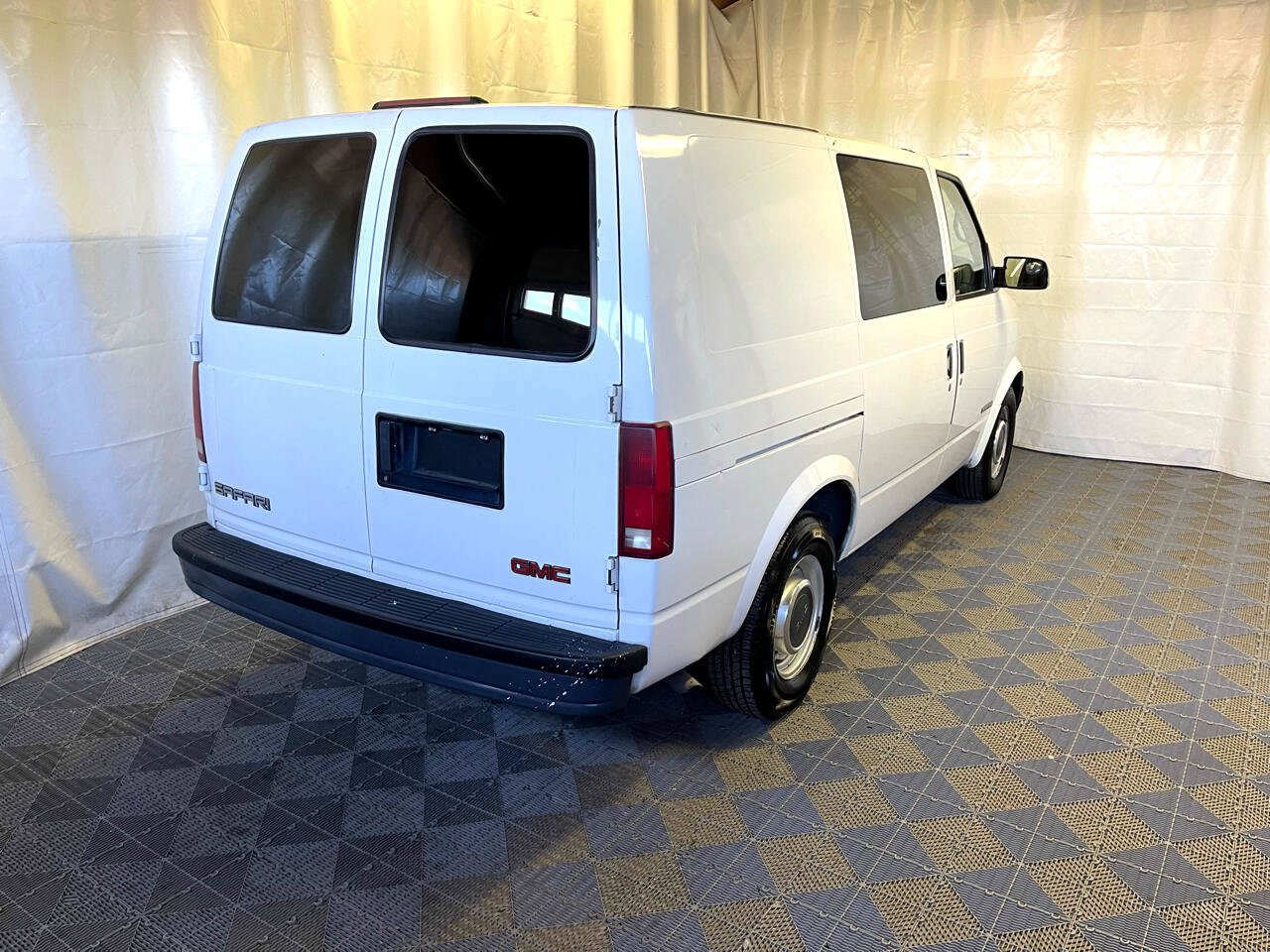 Used 1999 GMC Safari image 6