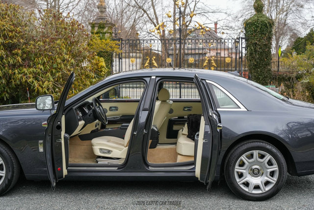 Used 2011 Rolls-Royce Ghost image 29