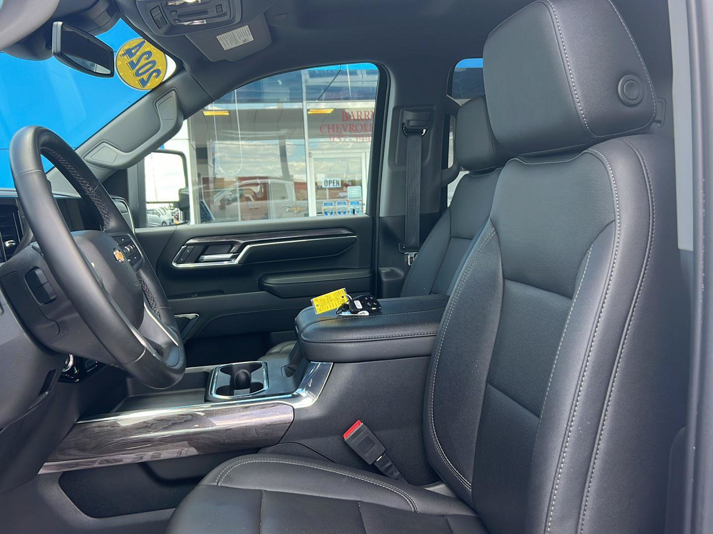 Used 2024 Chevrolet Silverado 2500 LTZ w/ LTZ Plus Package AWD/4WD image 16