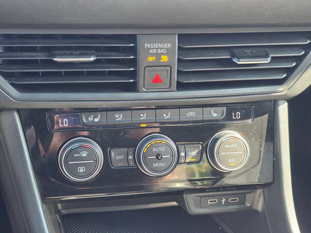 Used 2021 Volkswagen Jetta R-Line w/ R-Line Cold Weather Package FWD image 26