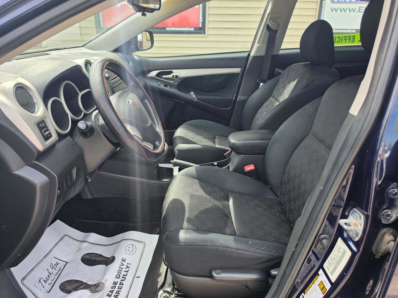 Used 2009 Pontiac Vibe w/ Preferred Package FWD image 12