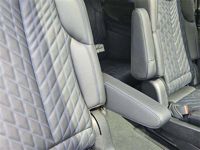 New 2025 Cadillac Escalade IQ Luxury 1 w/ LPO, Radiant Package image 19