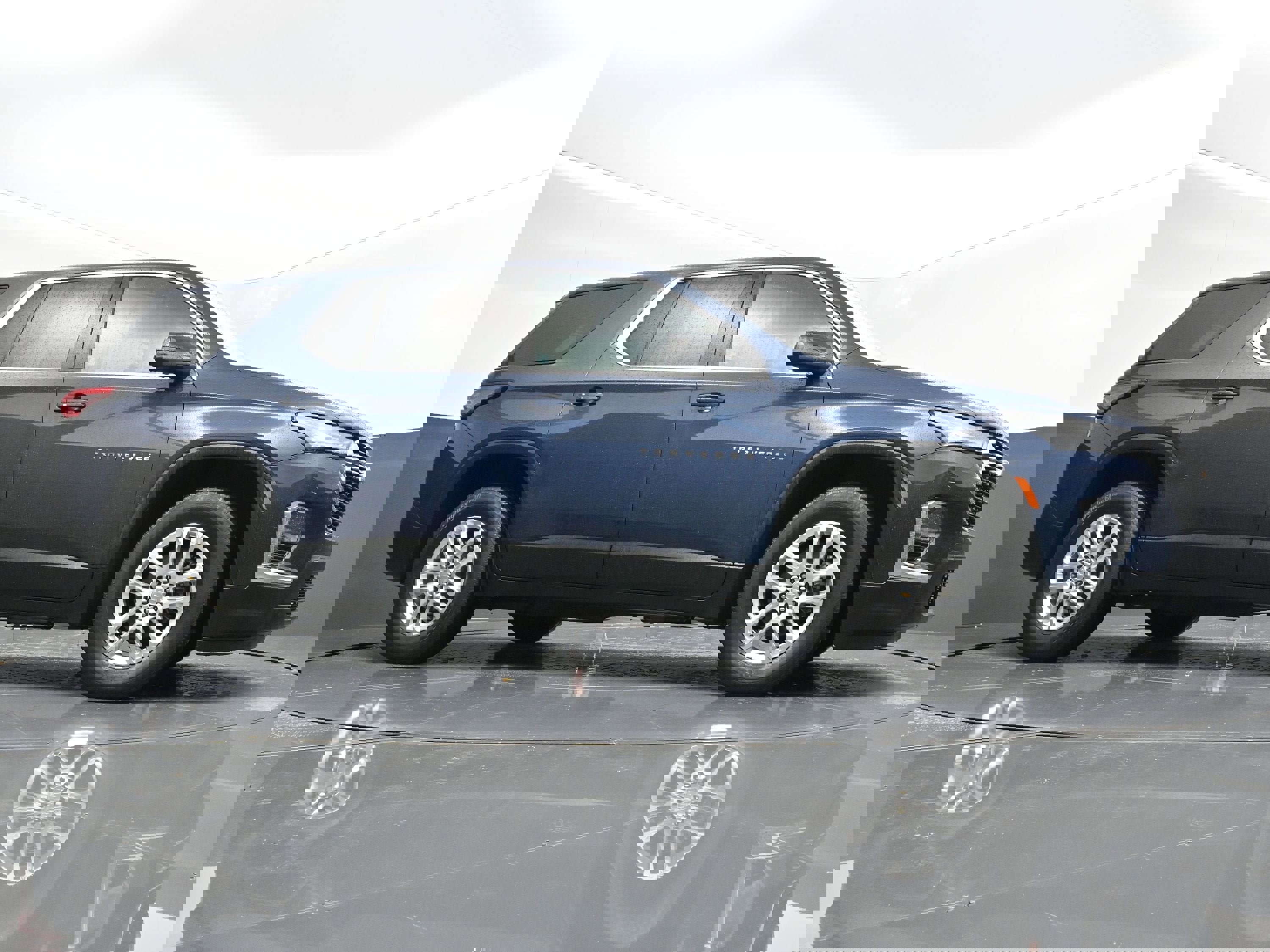 Certified 2023 Chevrolet Traverse LS image 35