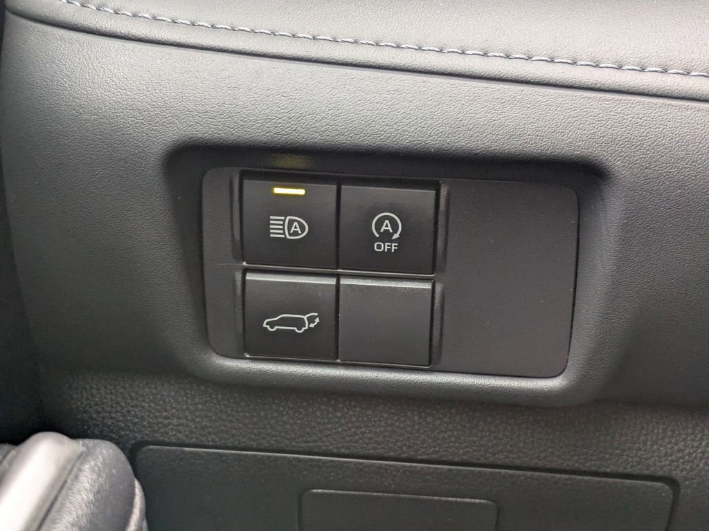 Used 2023 Toyota Highlander LE image 26