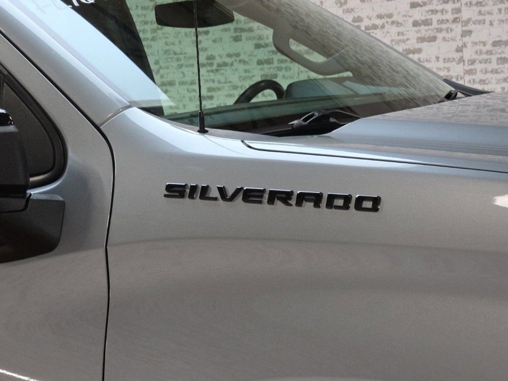 Used 2023 Chevrolet Silverado 1500 RST w/ Convenience Package II image 9